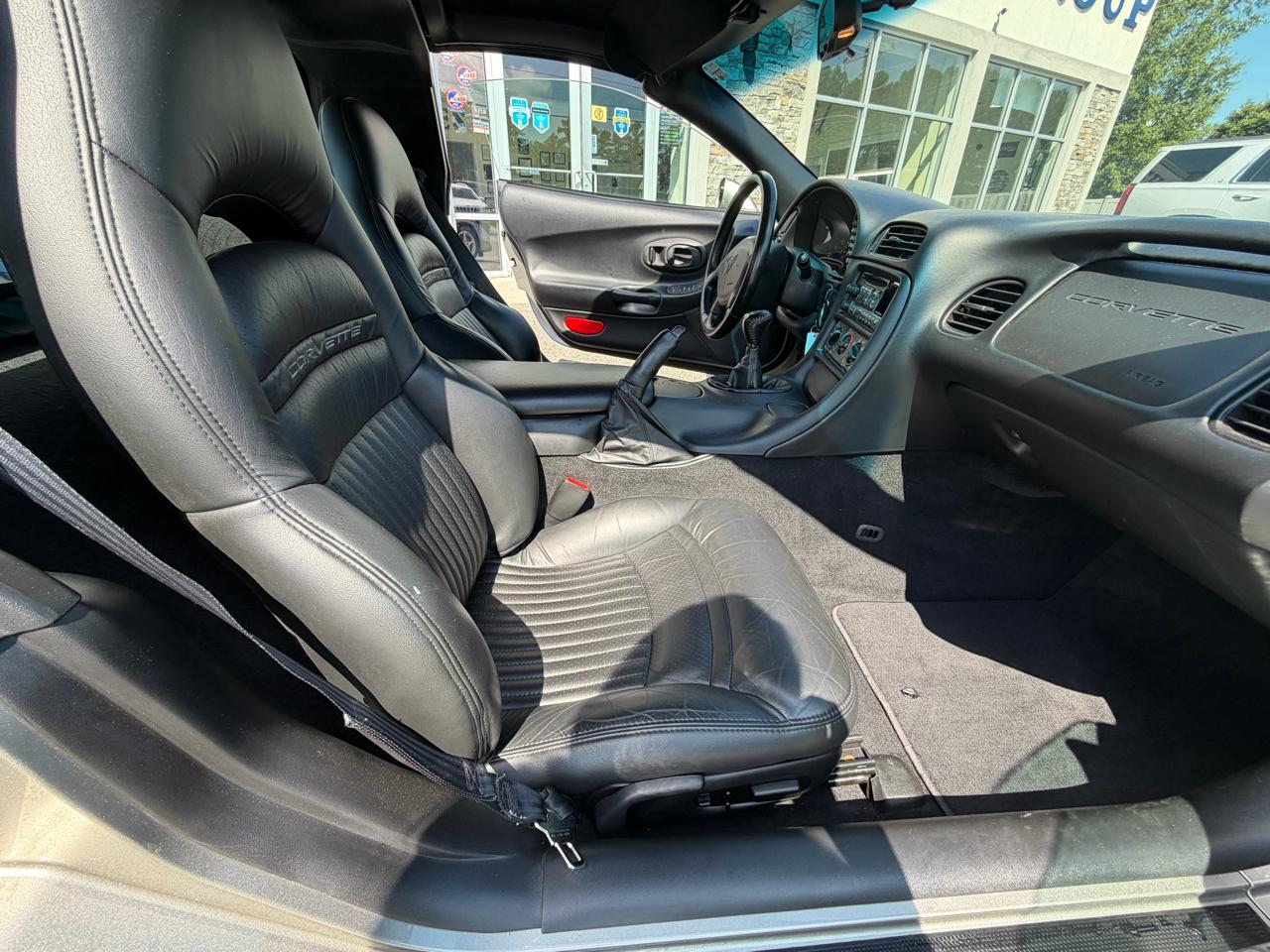 Chevrolet Corvette 2dr Cpe 2000