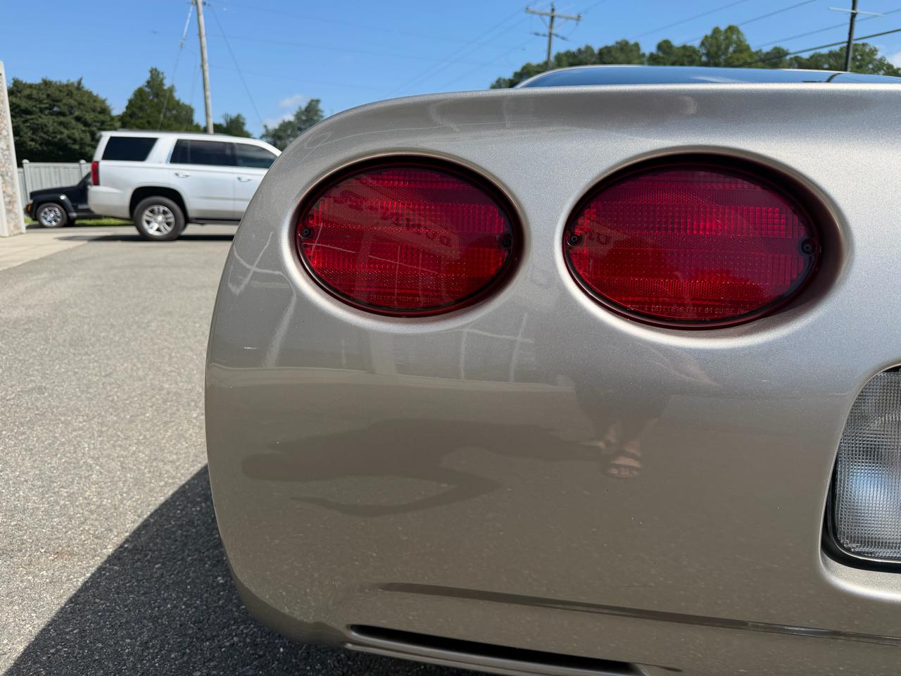 Chevrolet Corvette 2dr Cpe 2000