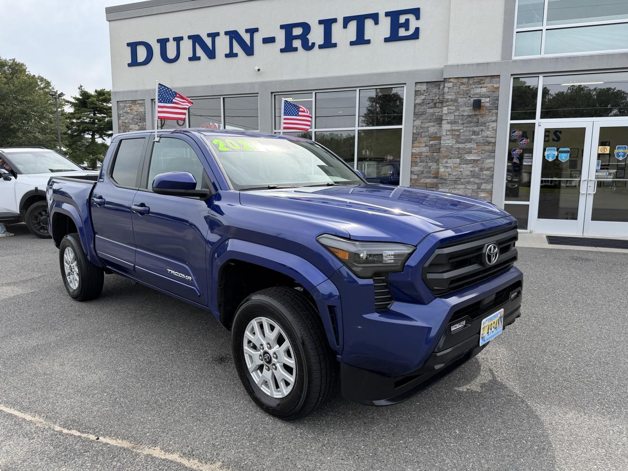 Toyota Tacoma 4WD SR5 Access Cab 6' Bed V6 AT (Natl) 2024