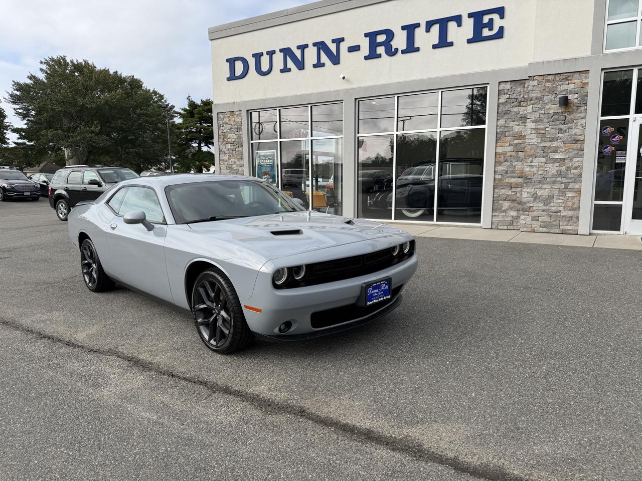 Dodge Challenger SXT RWD 2020