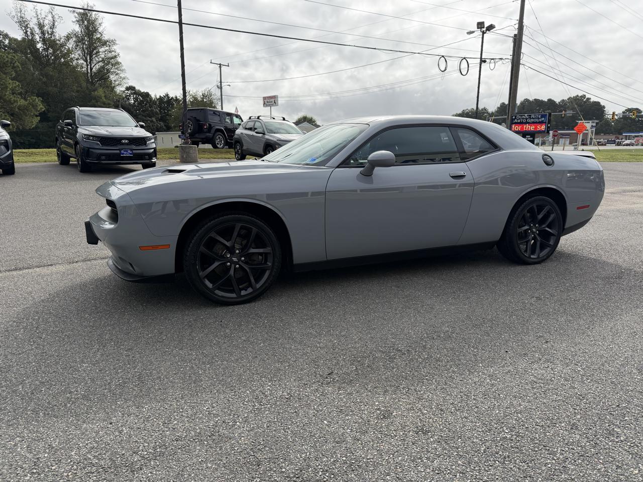 Dodge Challenger SXT RWD 2020