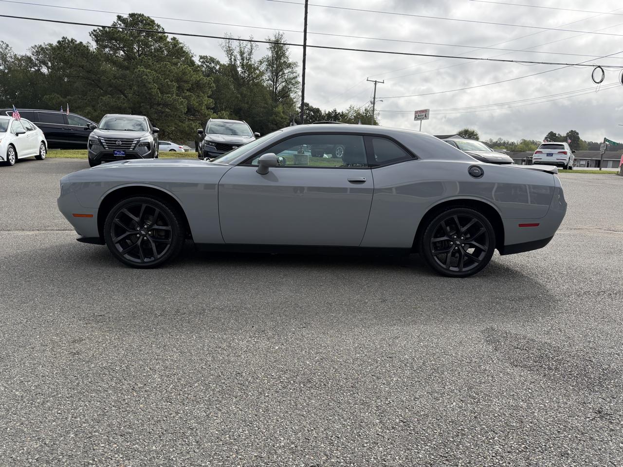 Dodge Challenger SXT RWD 2020