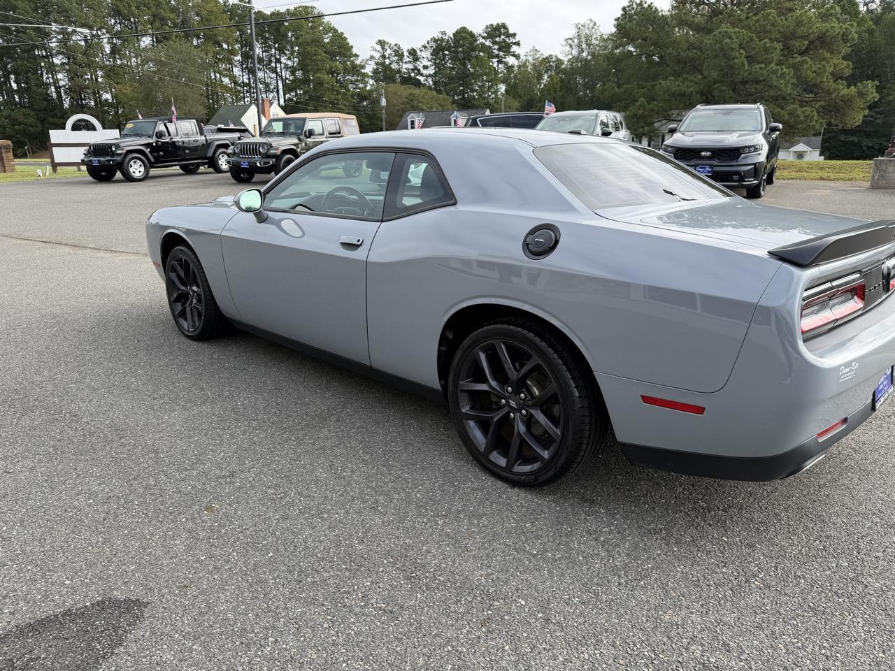 Dodge Challenger SXT RWD 2020