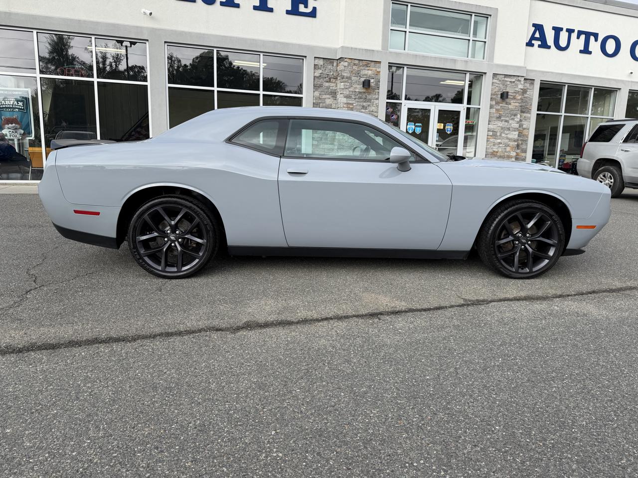 Dodge Challenger SXT RWD 2020