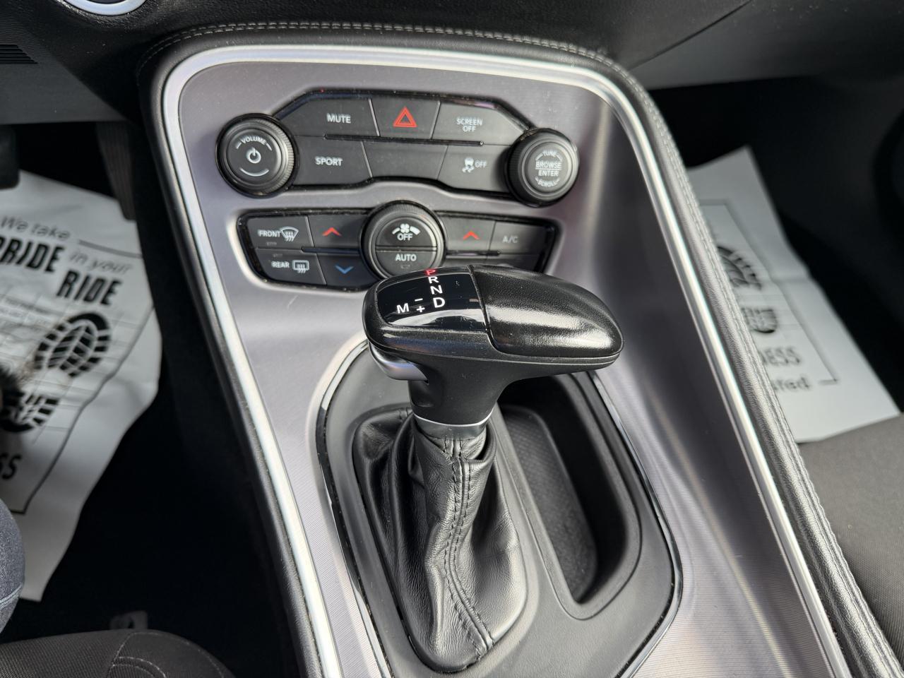 Dodge Challenger SXT RWD 2020