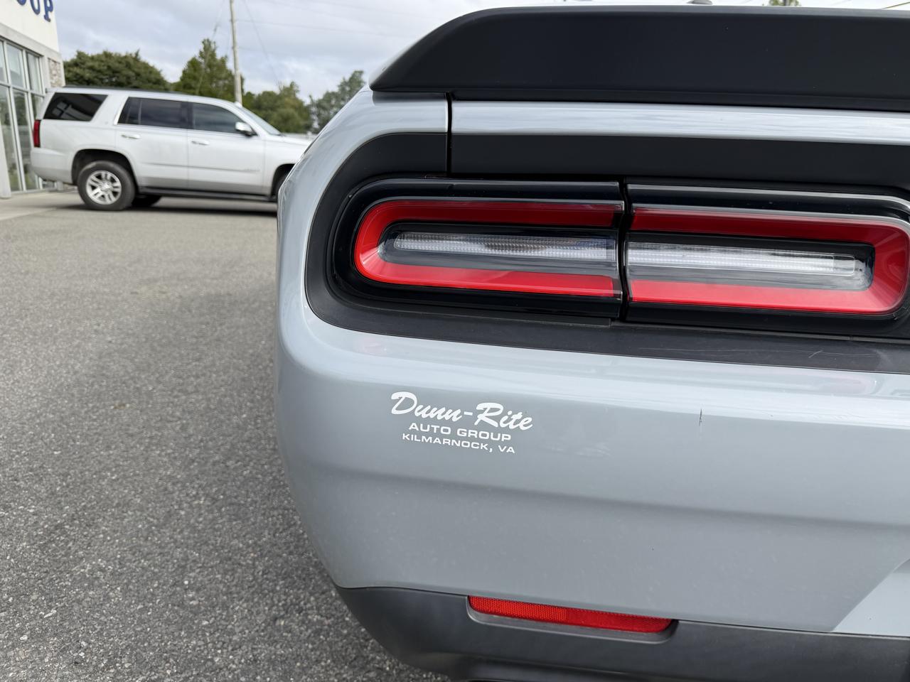 Dodge Challenger SXT RWD 2020