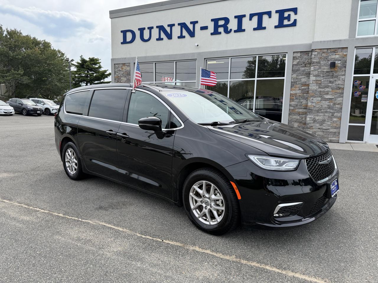 2025 Chrysler Pacifica Select FWD