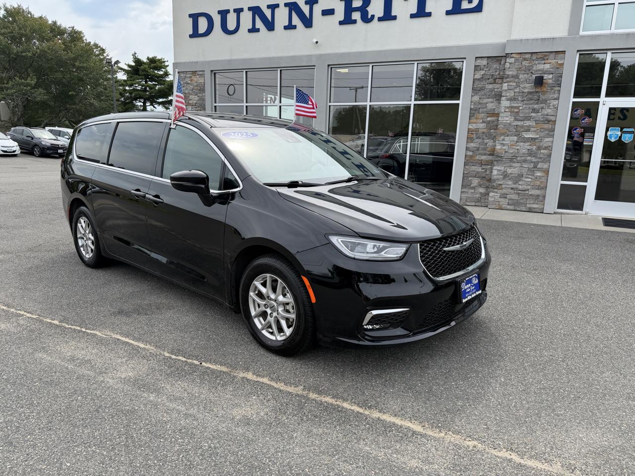 Chrysler Pacifica Select FWD 2025