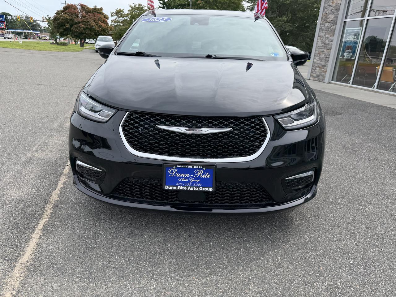 Chrysler Pacifica Select FWD 2025