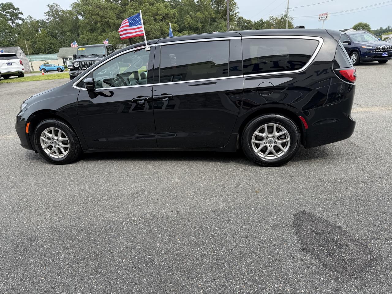 Chrysler Pacifica Select FWD 2025