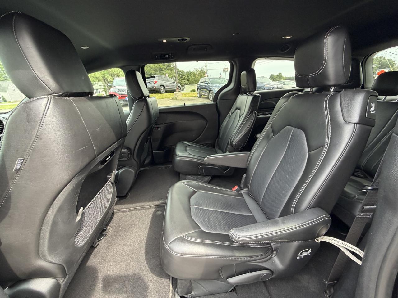 Chrysler Pacifica Select FWD 2025