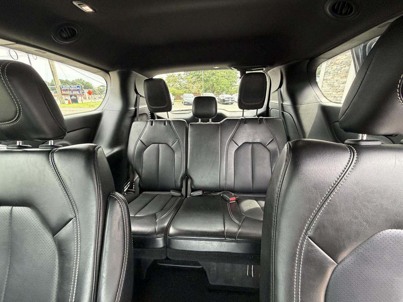 Chrysler Pacifica Select FWD 2025