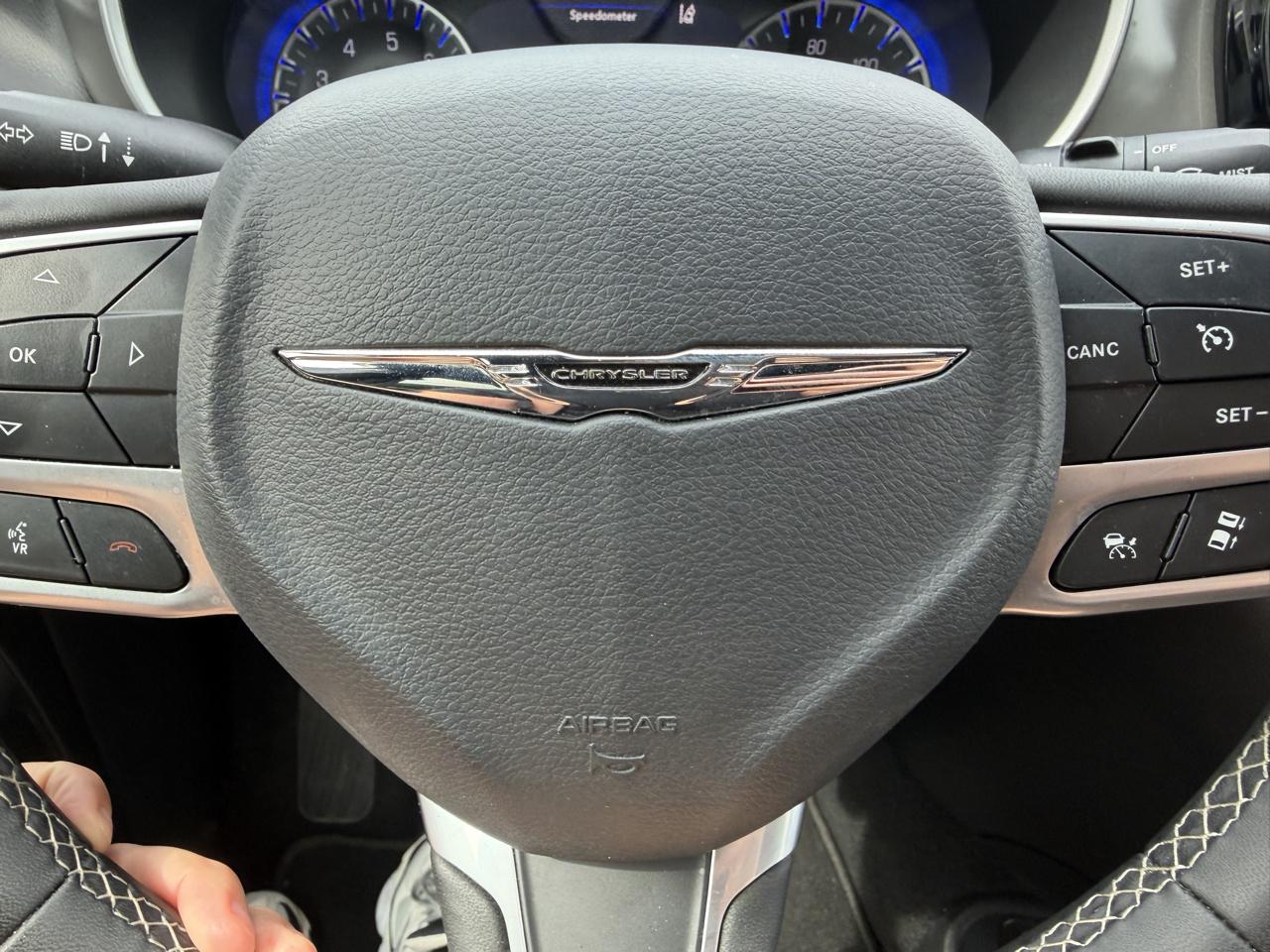 Chrysler Pacifica Select FWD 2025
