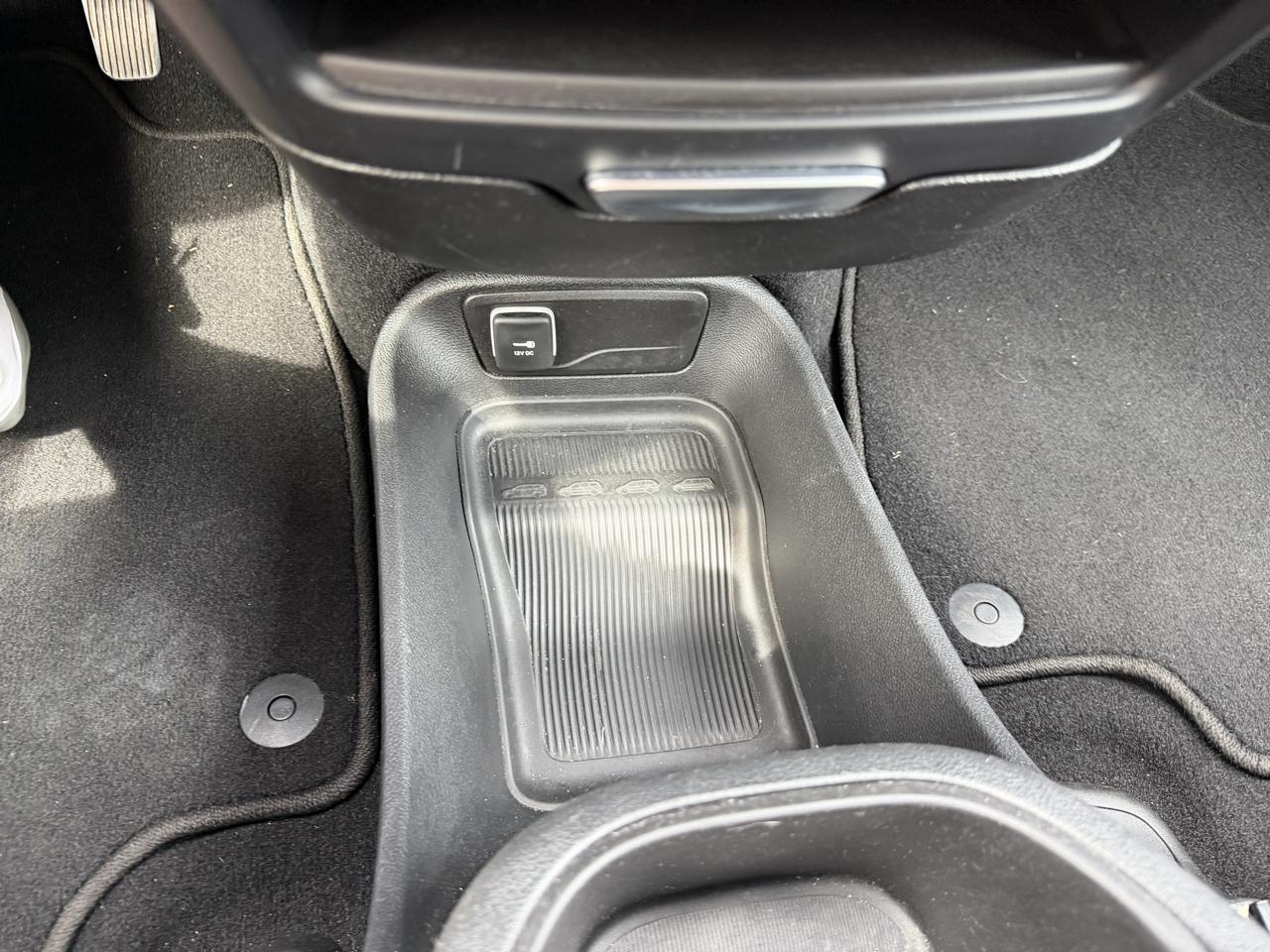Chrysler Pacifica Select FWD 2025