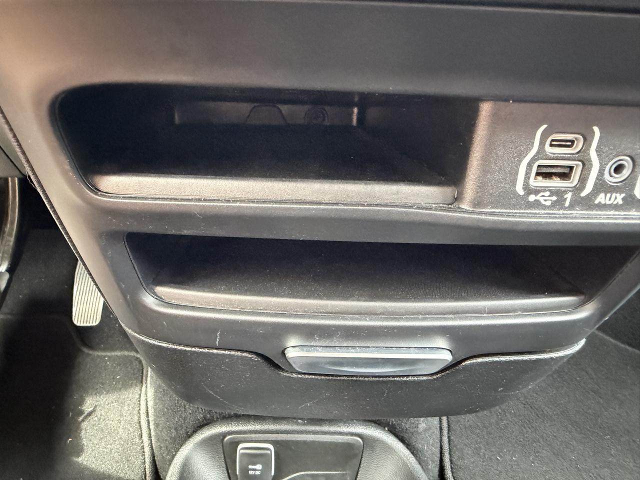 Chrysler Pacifica Select FWD 2025