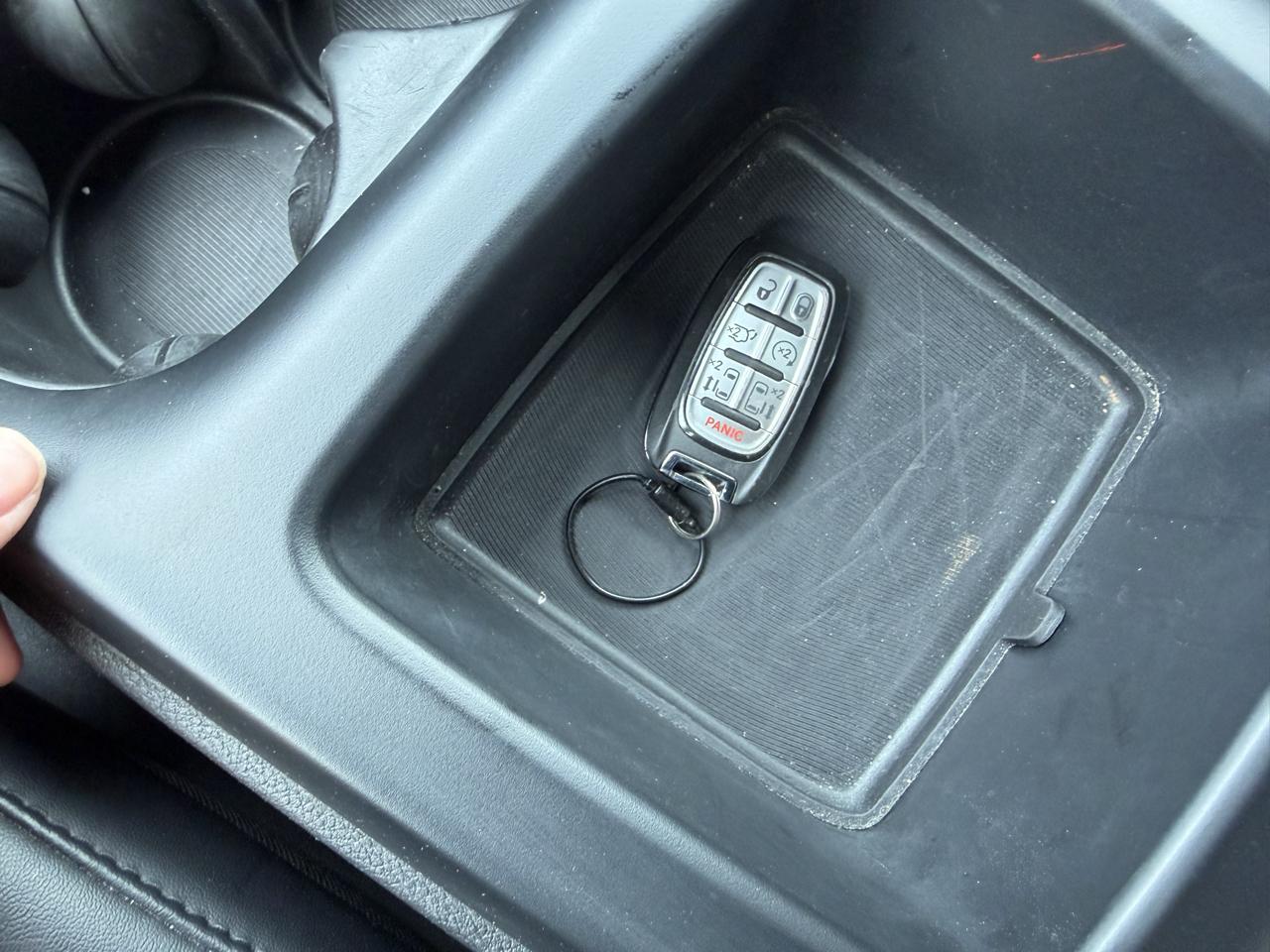 Chrysler Pacifica Select FWD 2025
