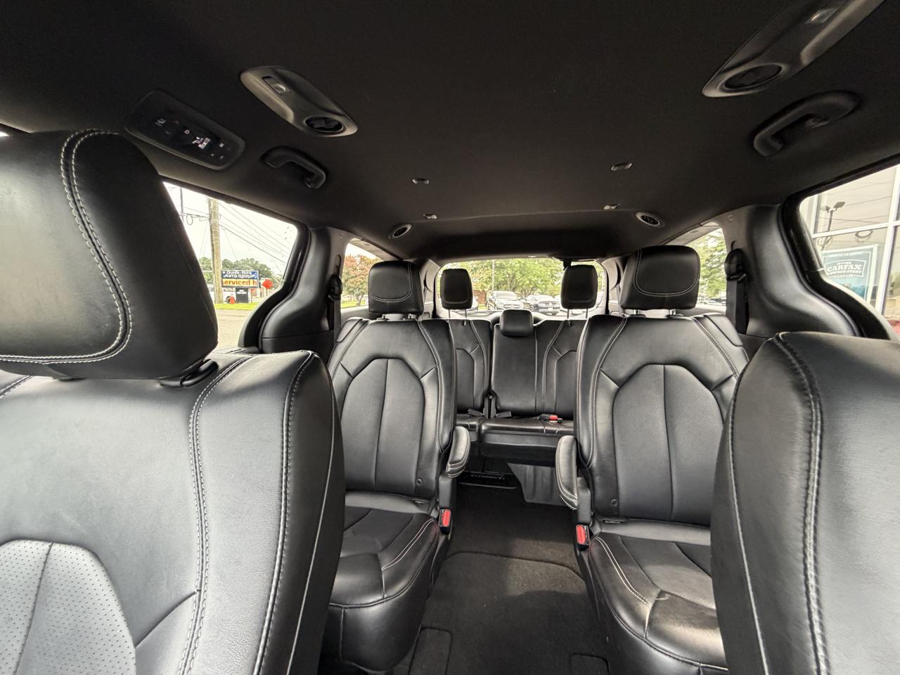 Chrysler Pacifica Select FWD 2025