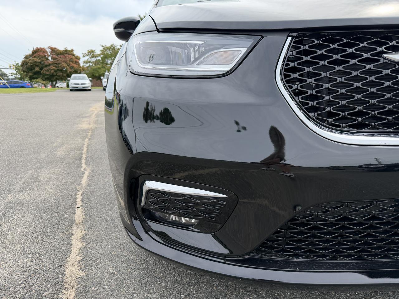 Chrysler Pacifica Select FWD 2025