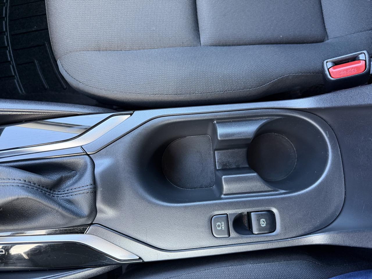 Toyota Corolla LE CVT (Natl) 2025