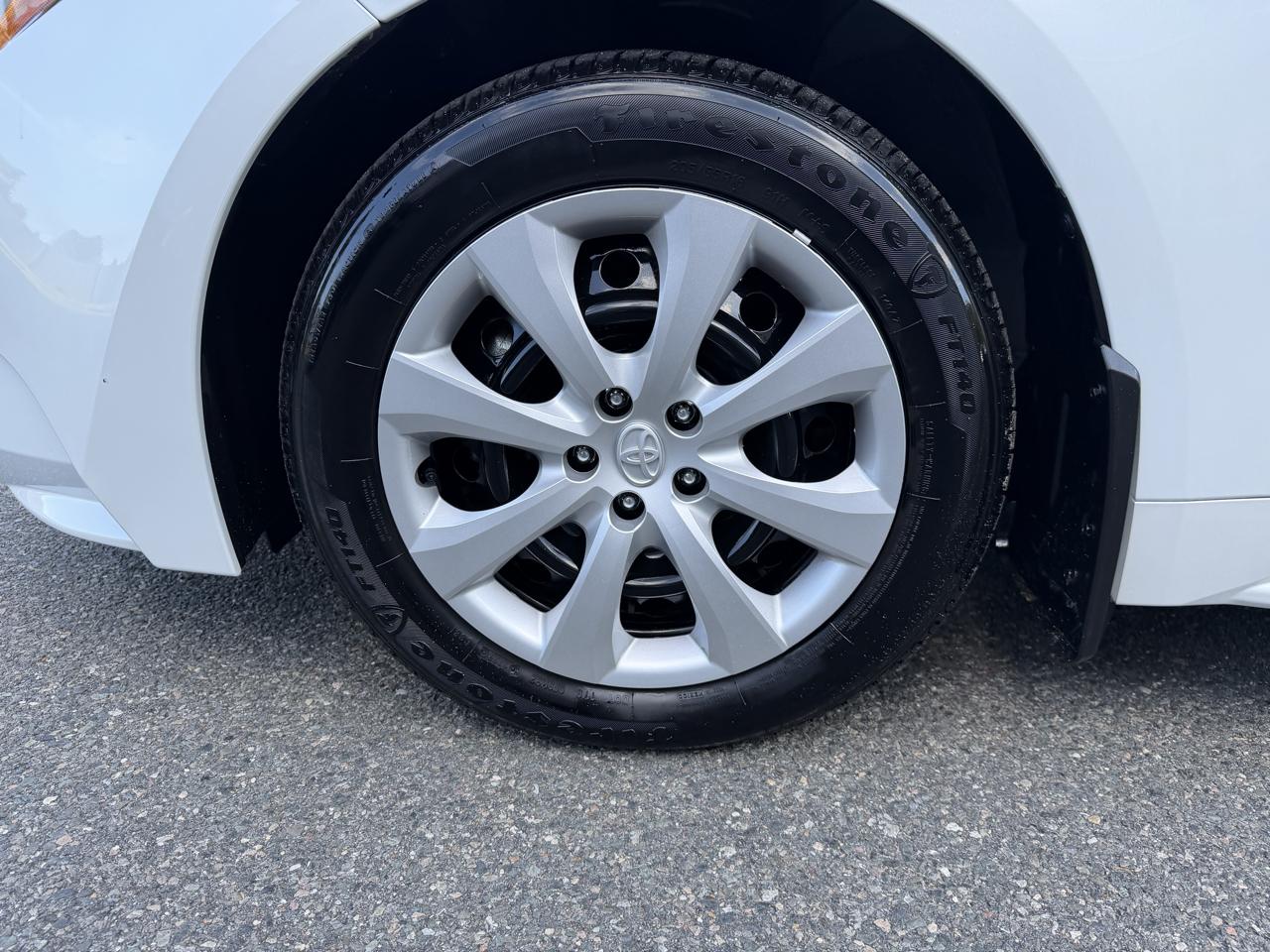 Toyota Corolla LE CVT (Natl) 2025