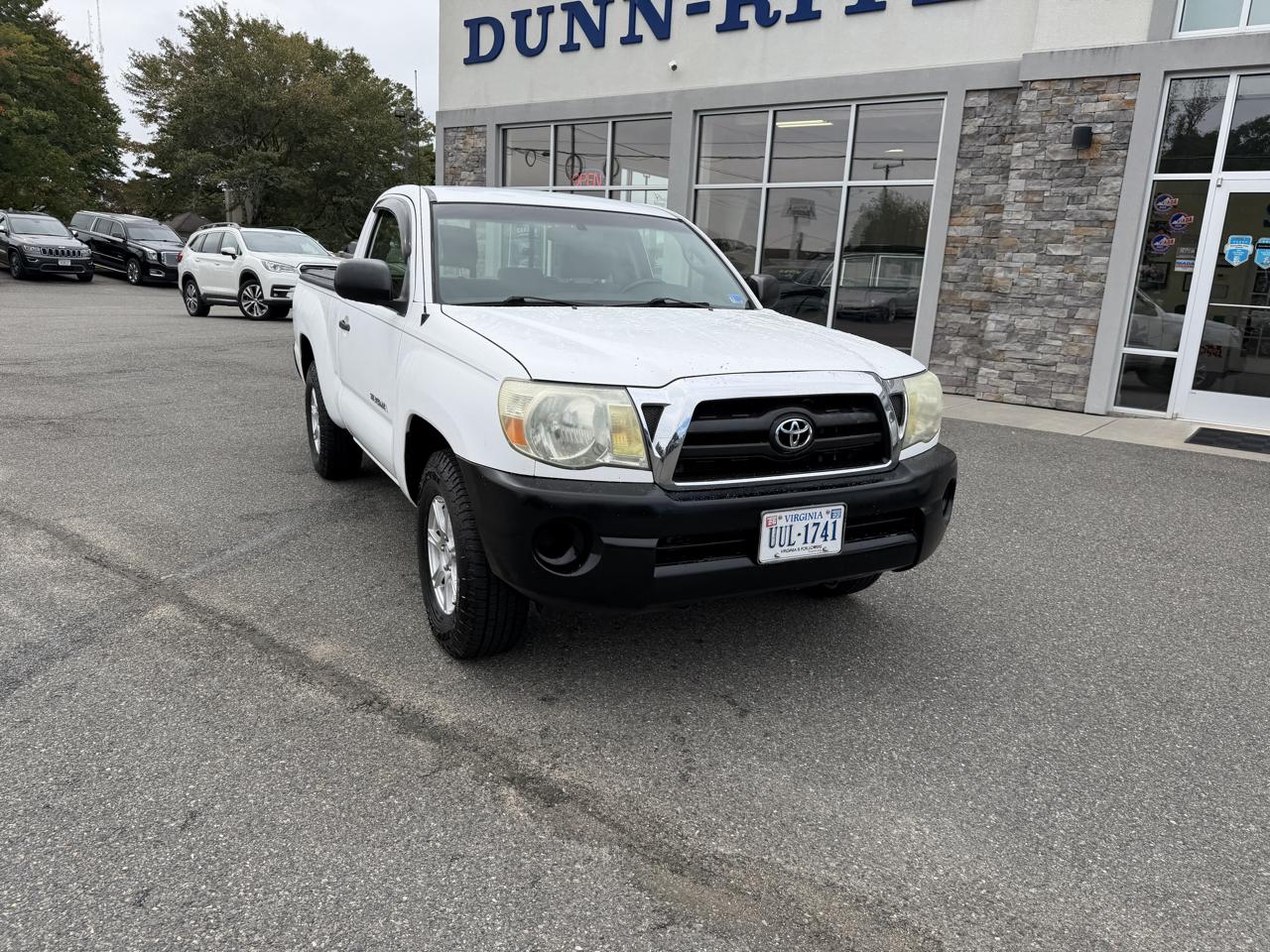 Toyota Tacoma 2WD Reg I4 MT (Natl) 2010