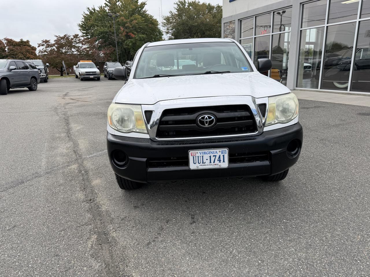 Toyota Tacoma 2WD Reg I4 MT (Natl) 2010