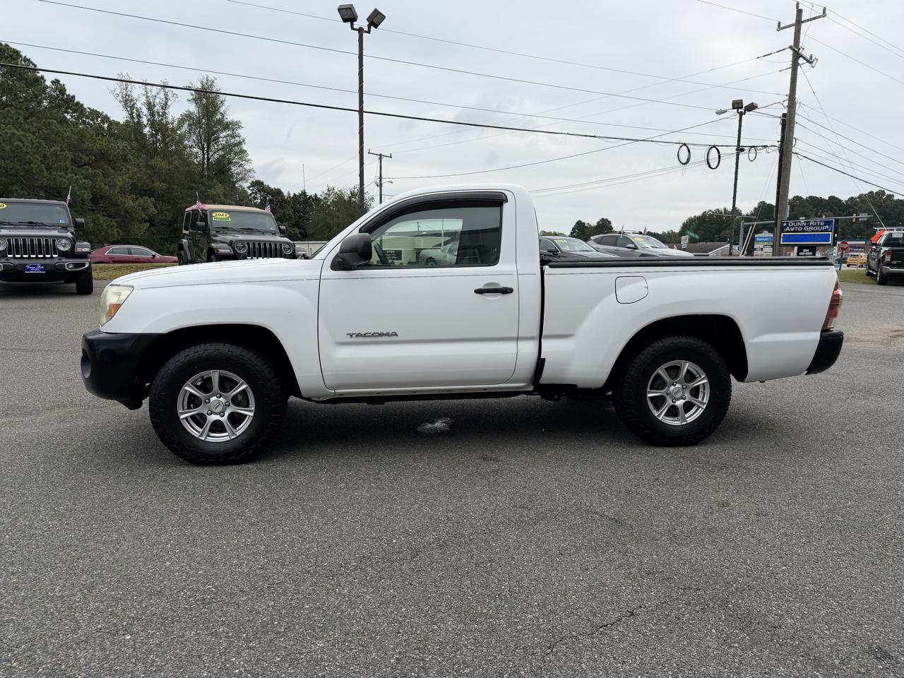 Toyota Tacoma 2WD Reg I4 MT (Natl) 2010