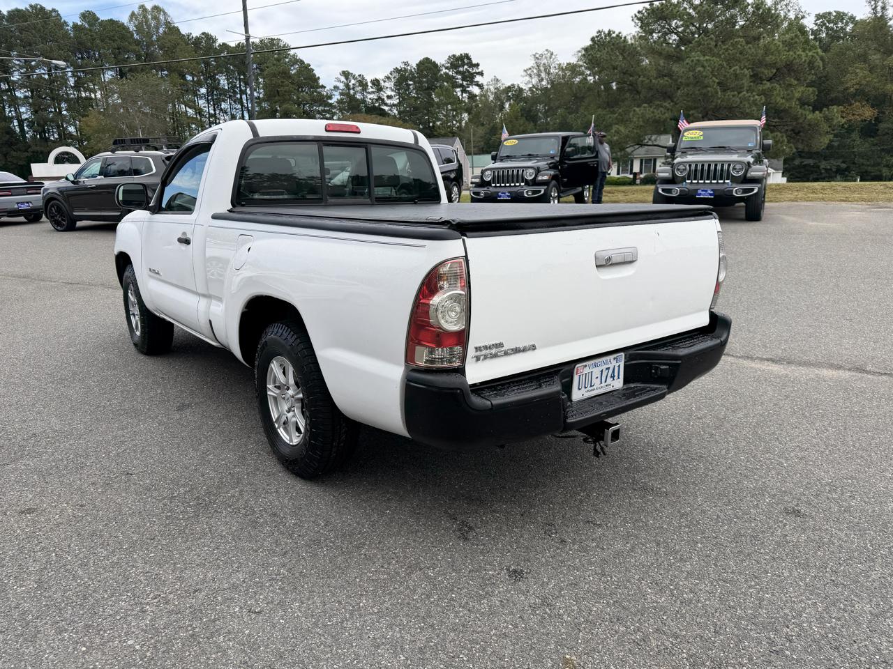 Toyota Tacoma 2WD Reg I4 MT (Natl) 2010