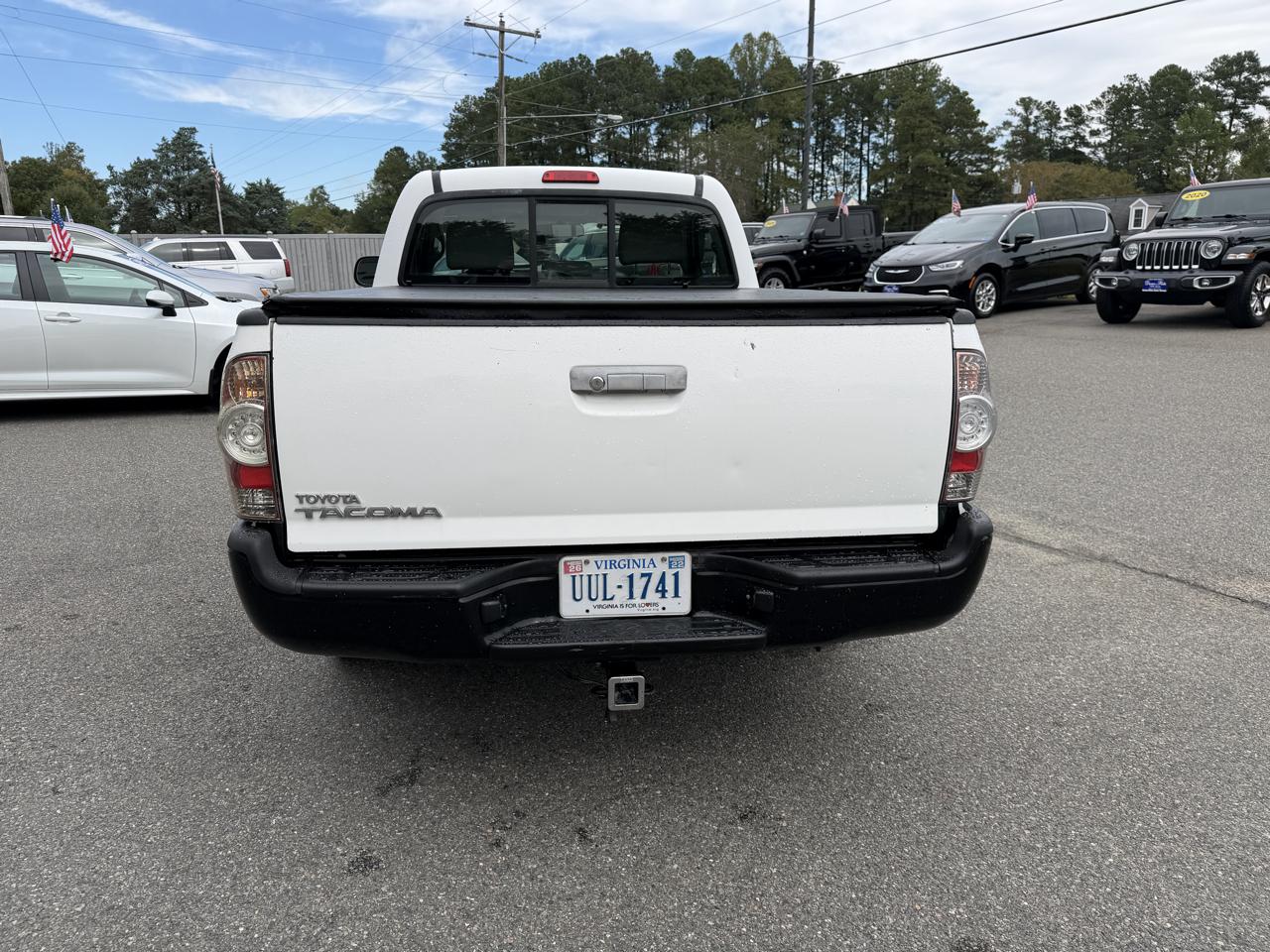 Toyota Tacoma 2WD Reg I4 MT (Natl) 2010