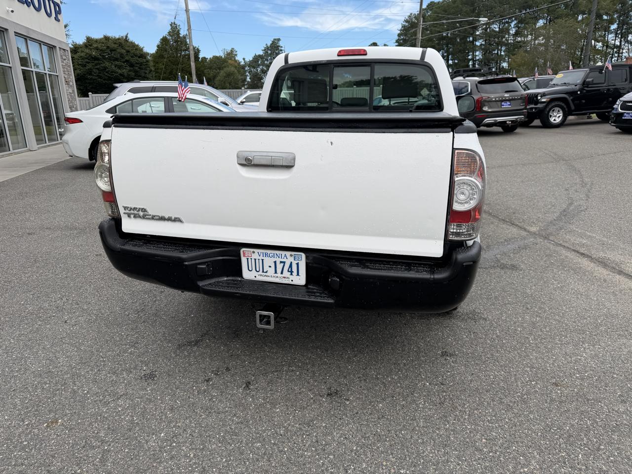 Toyota Tacoma 2WD Reg I4 MT (Natl) 2010