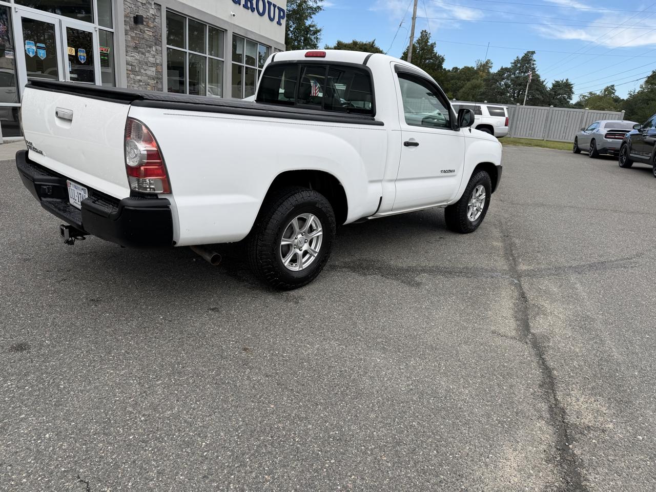 Toyota Tacoma 2WD Reg I4 MT (Natl) 2010