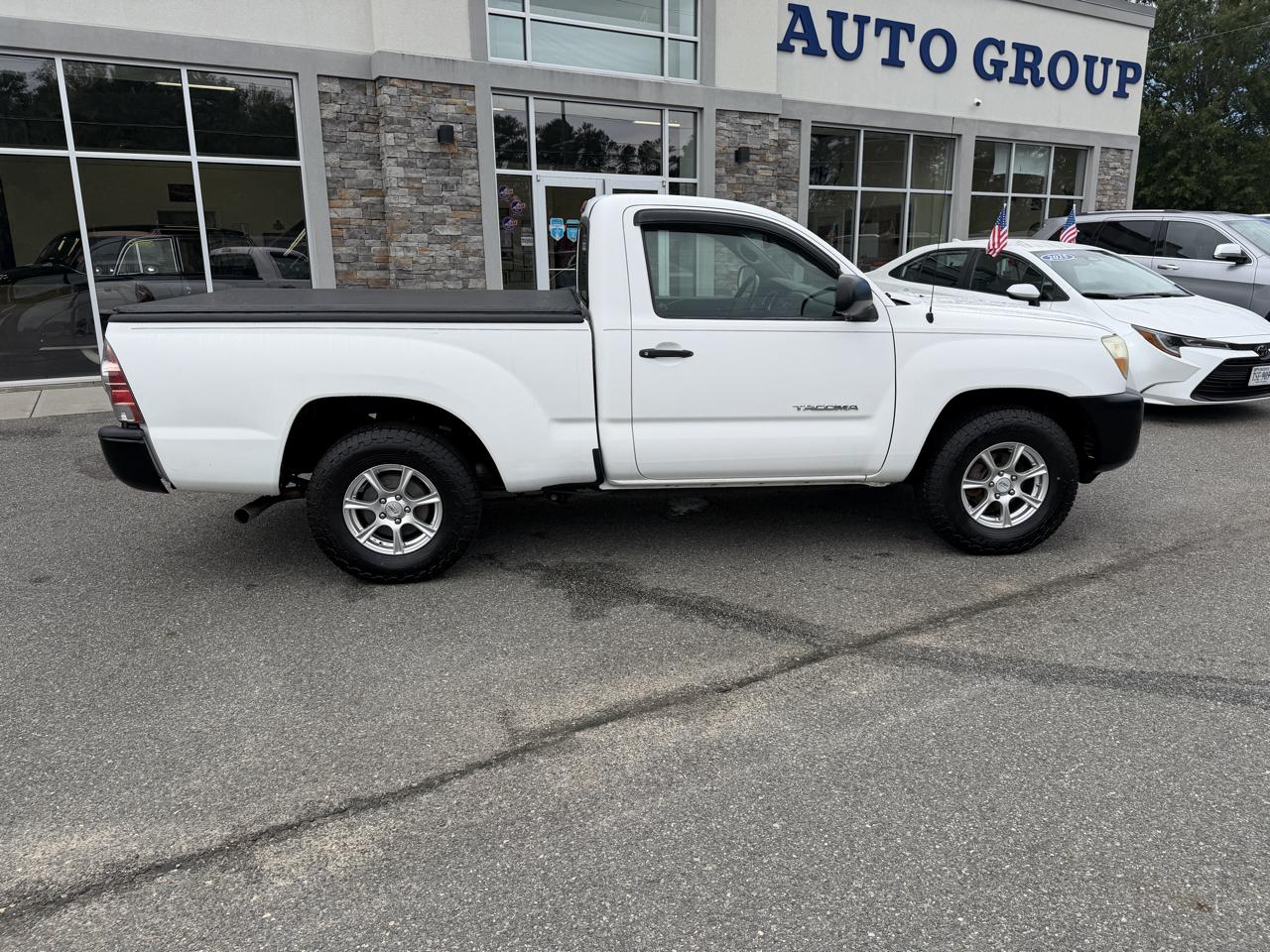 Toyota Tacoma 2WD Reg I4 MT (Natl) 2010