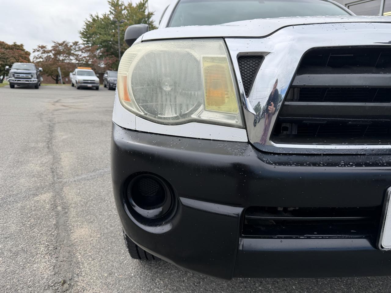 Toyota Tacoma 2WD Reg I4 MT (Natl) 2010