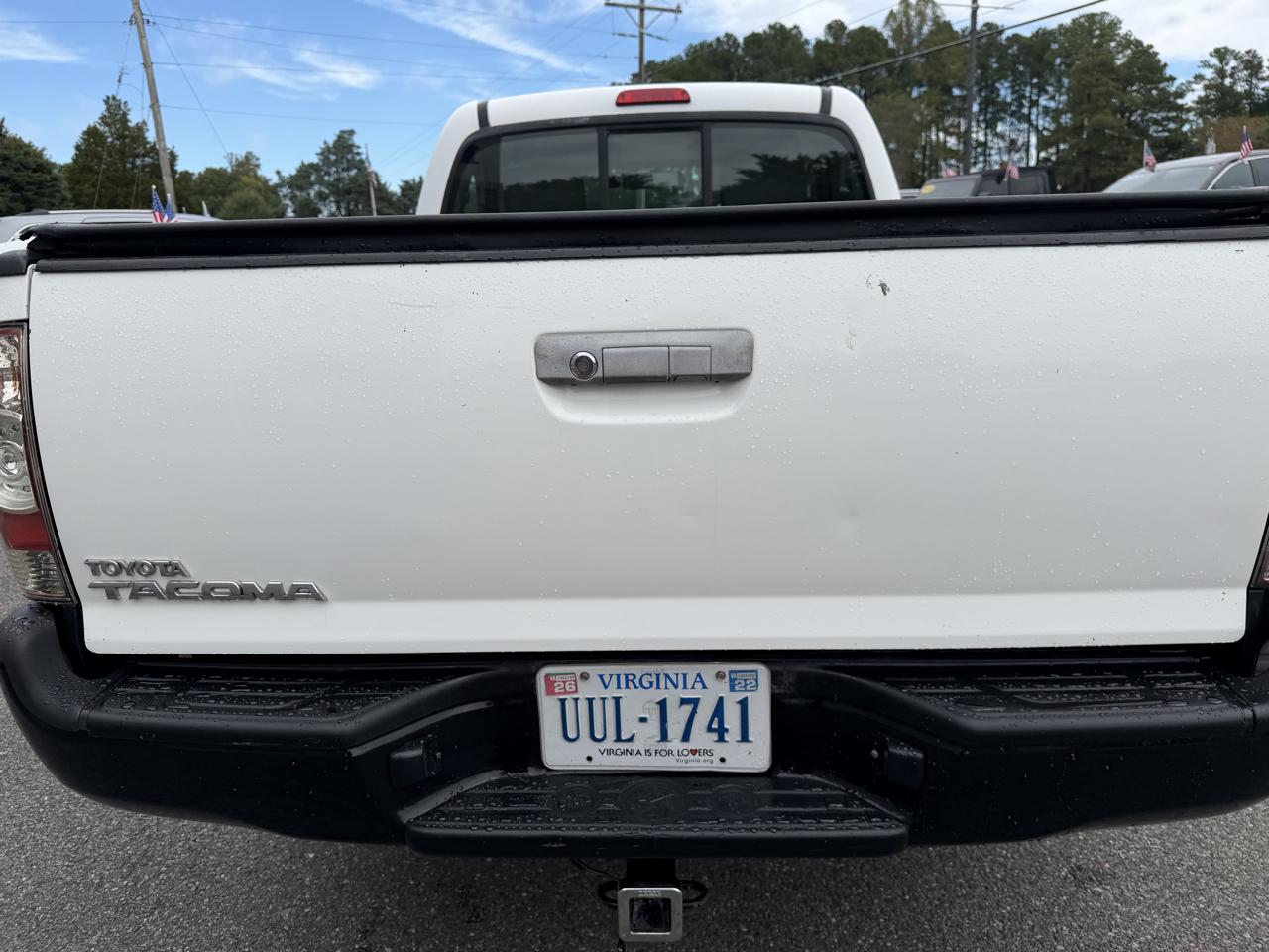 Toyota Tacoma 2WD Reg I4 MT (Natl) 2010