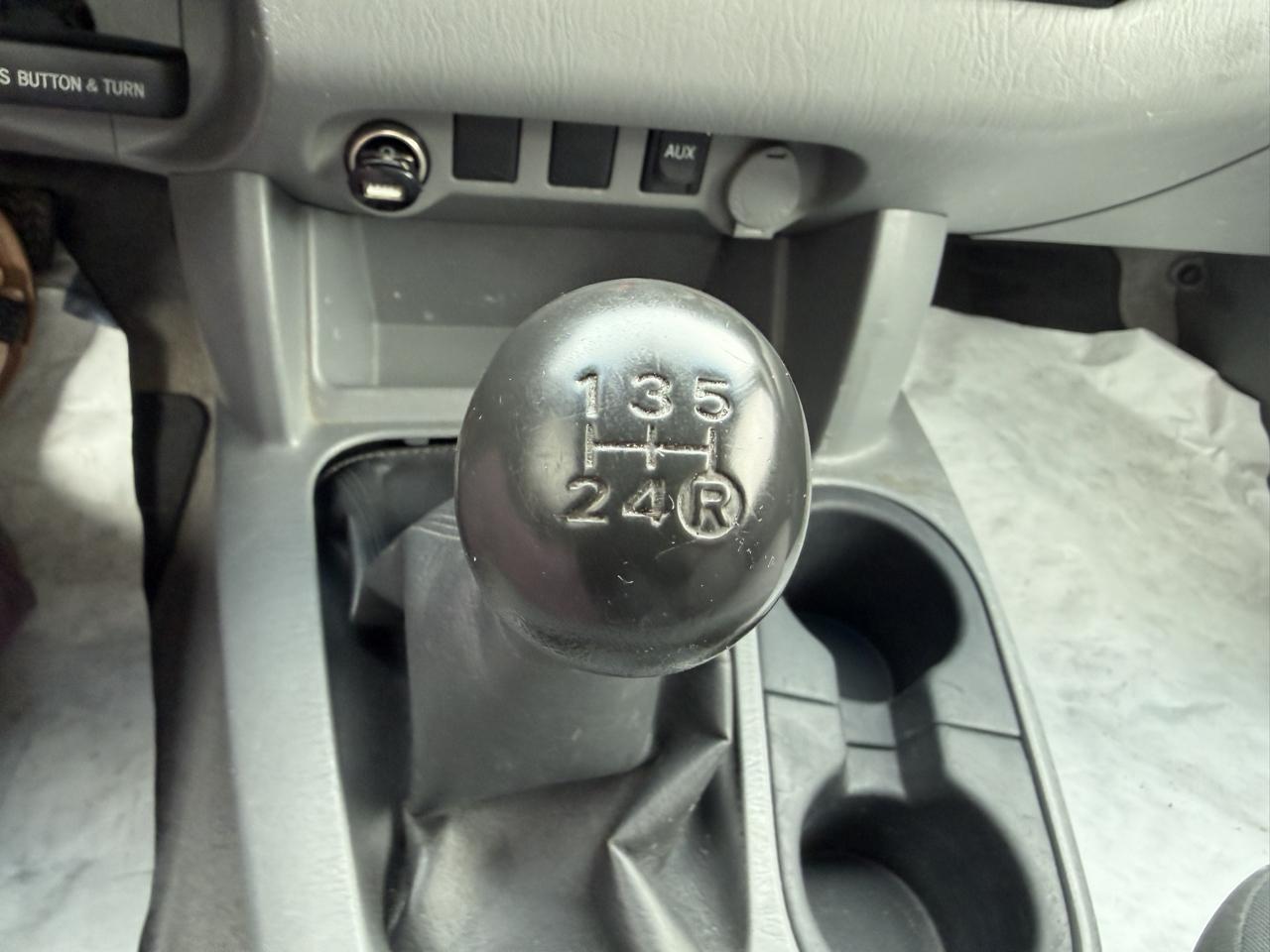 Toyota Tacoma 2WD Reg I4 MT (Natl) 2010
