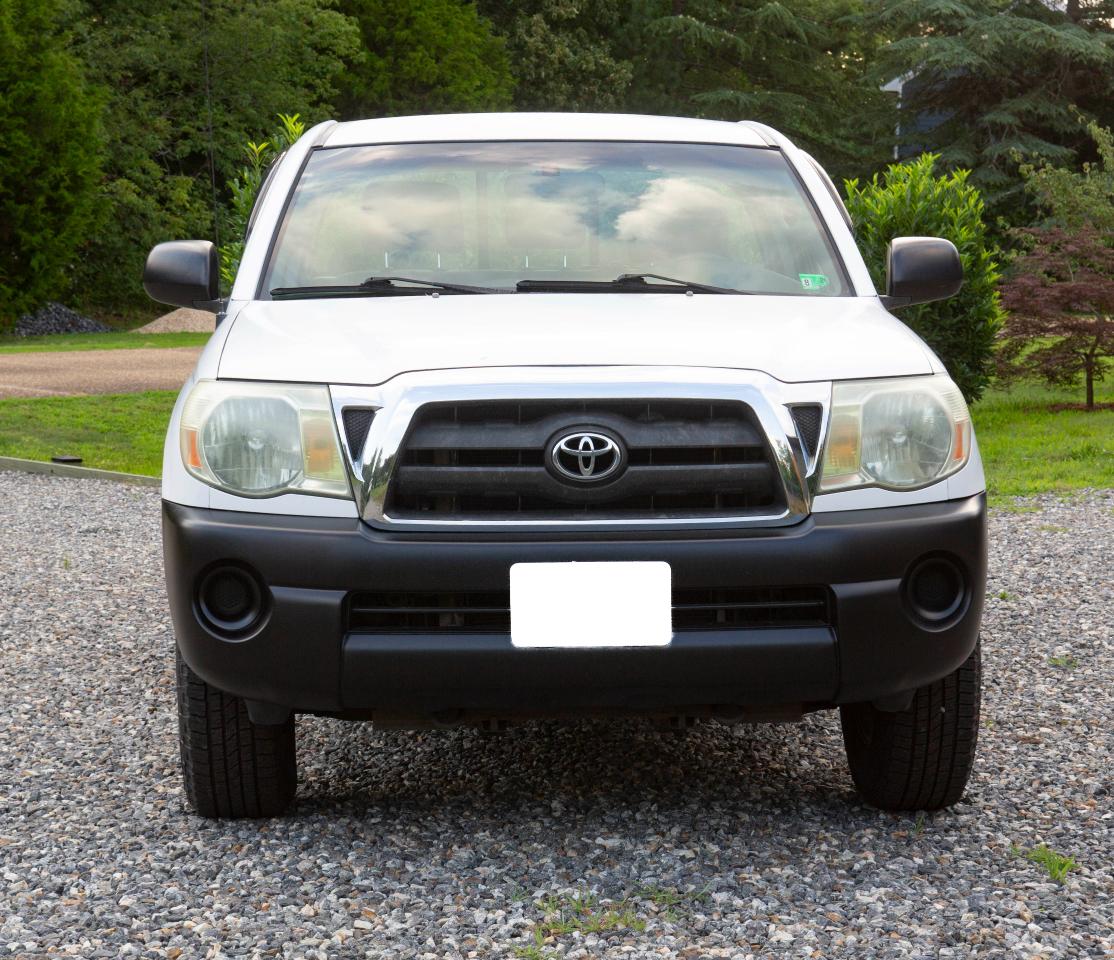 Toyota Tacoma 2WD Reg I4 MT (Natl) 2010