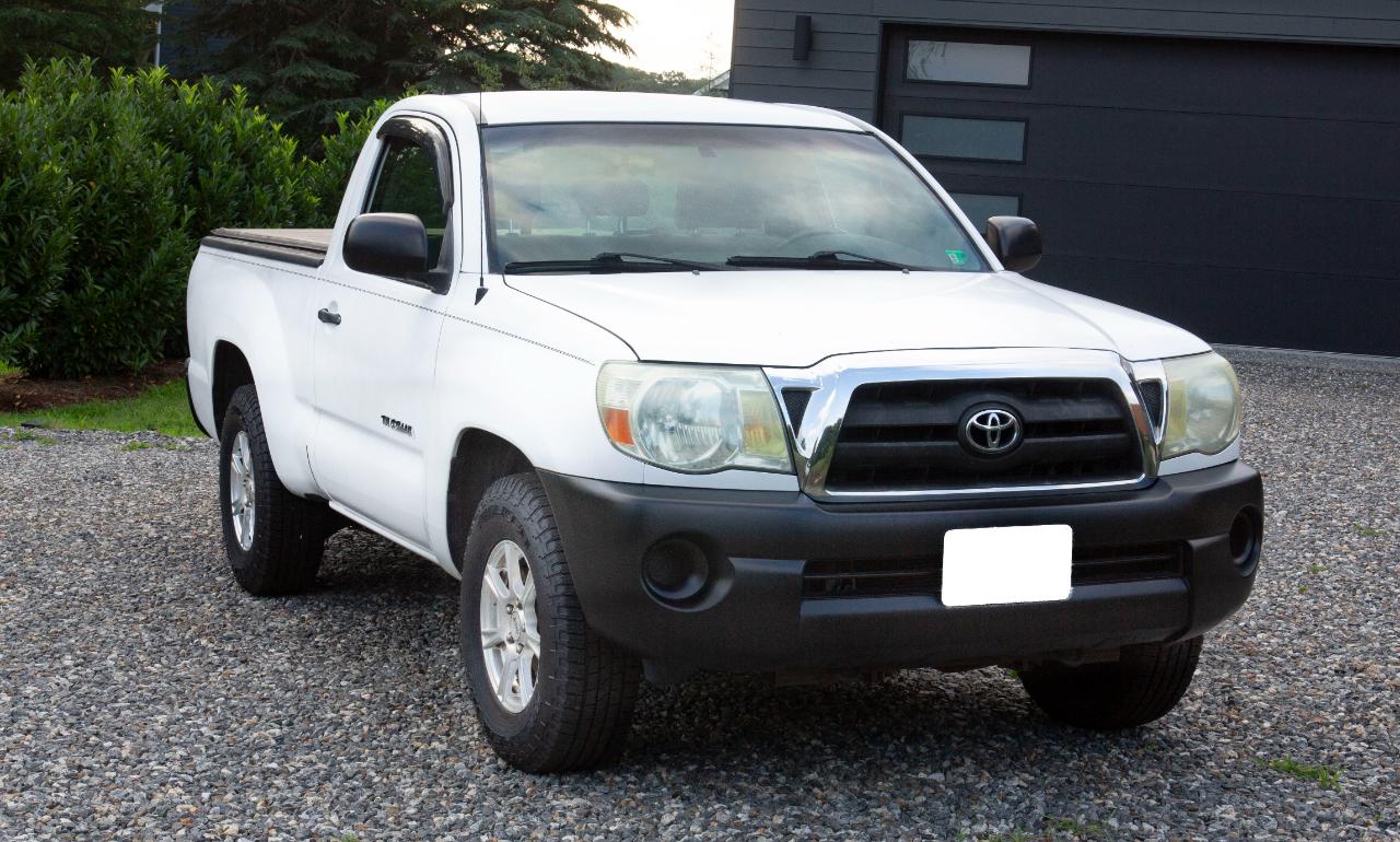 Toyota Tacoma 2WD Reg I4 MT (Natl) 2010