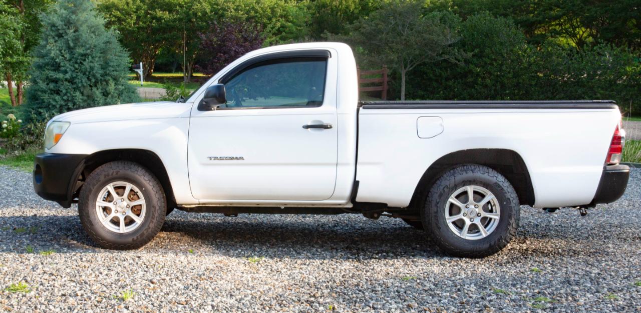 Toyota Tacoma 2WD Reg I4 MT (Natl) 2010