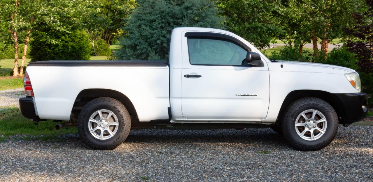 Toyota Tacoma 2WD Reg I4 MT (Natl) 2010
