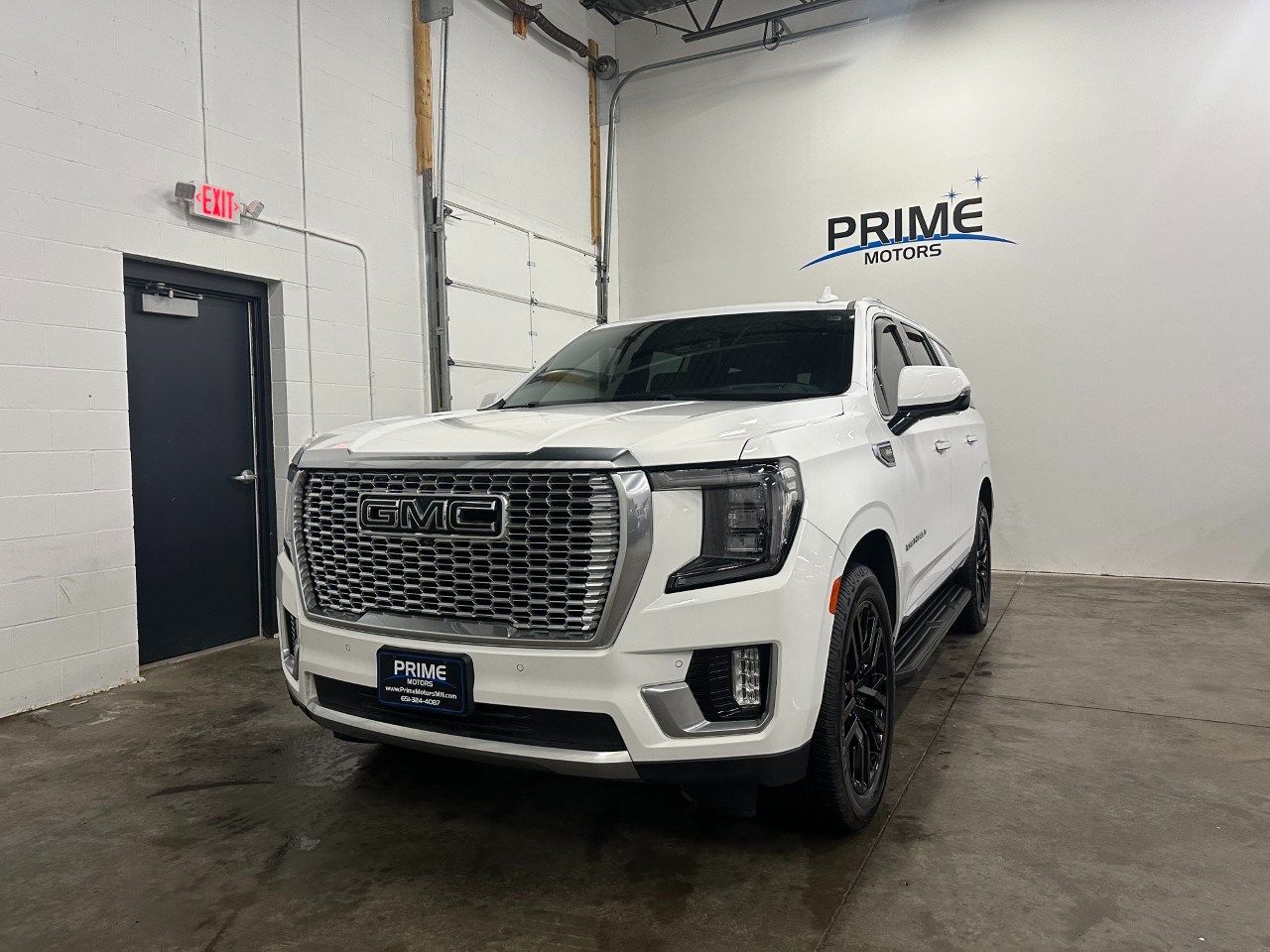GMC Yukon Denali 4WD 2021