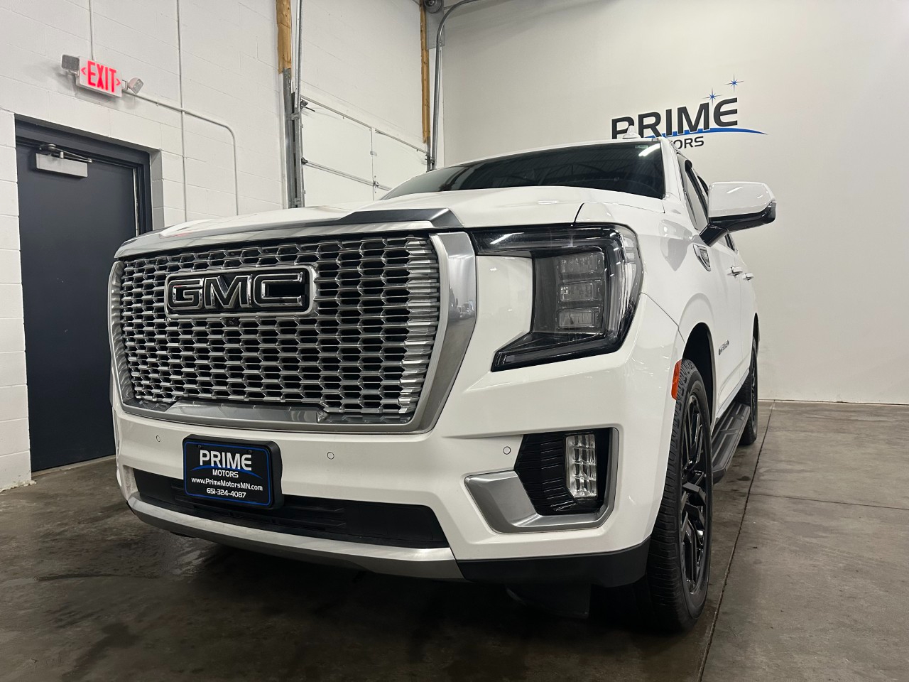 GMC Yukon Denali 4WD 2021