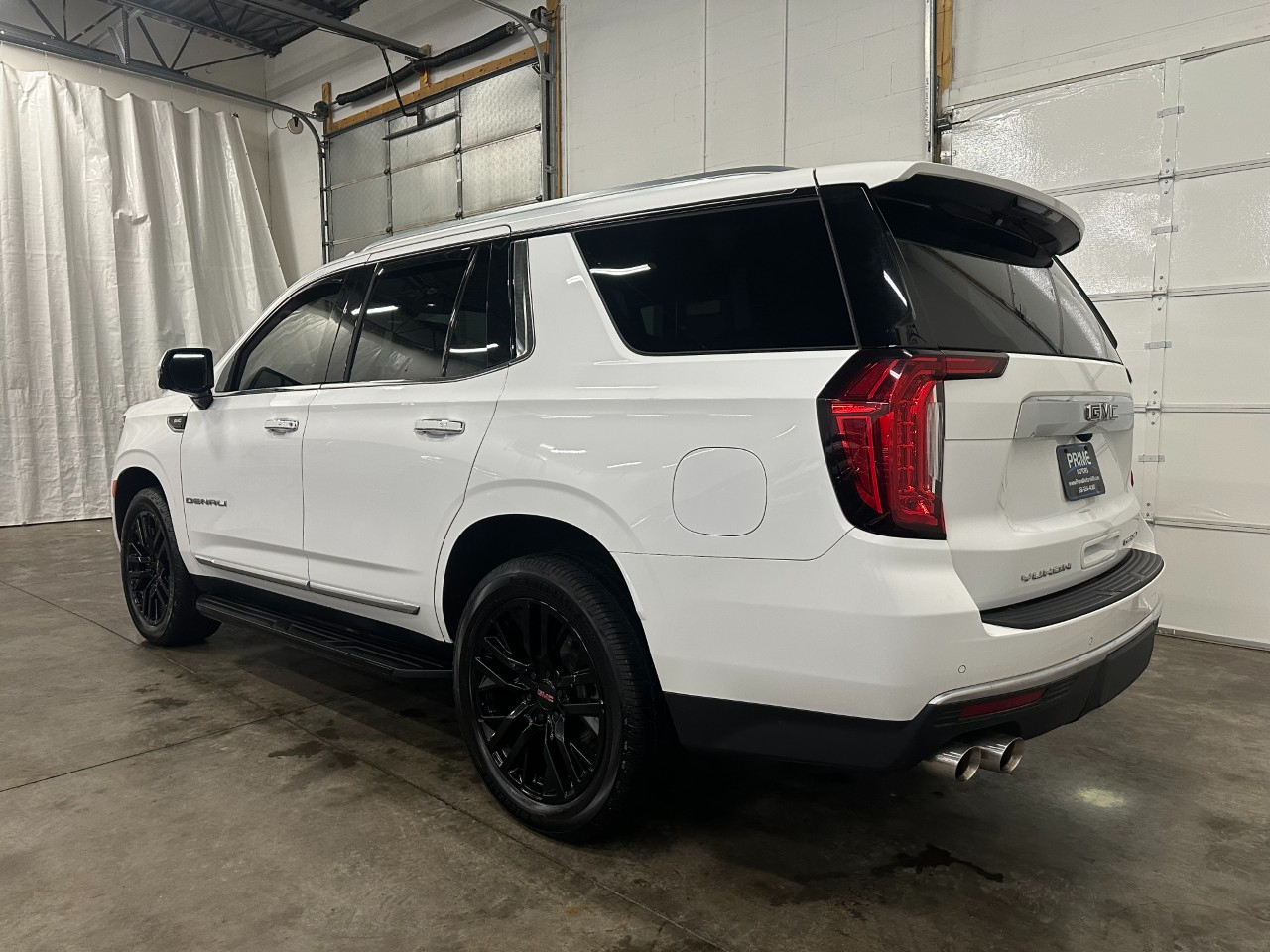 GMC Yukon Denali 4WD 2021