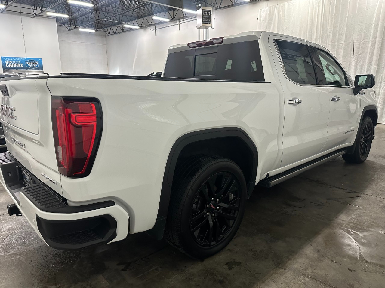 GMC Sierra 1500 Denali Crew Cab Short Box 4WD 2022
