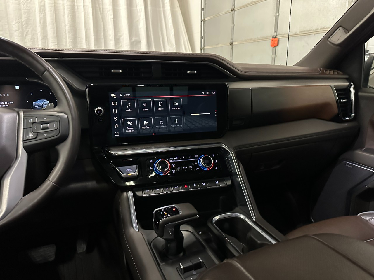 GMC Sierra 1500 Denali Crew Cab Short Box 4WD 2023