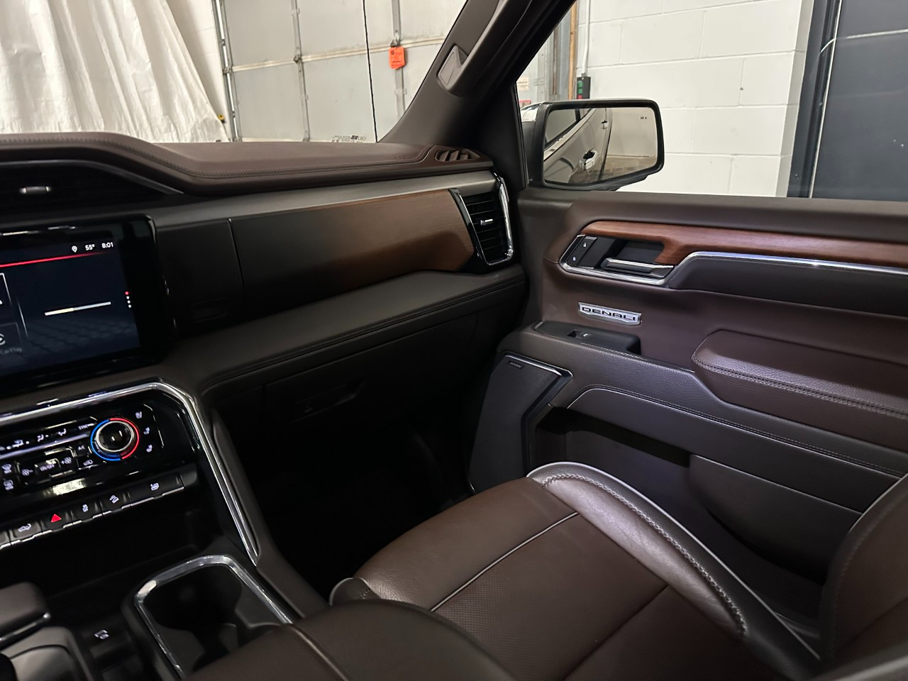 GMC Sierra 1500 Denali Crew Cab Short Box 4WD 2023