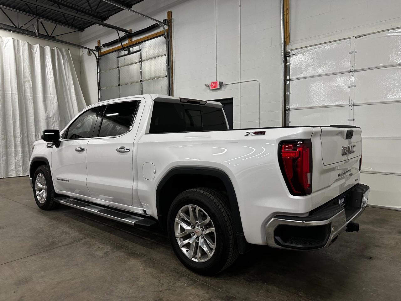 GMC Sierra 1500 Limited SLT Crew Cab Short Box 4WD 2022