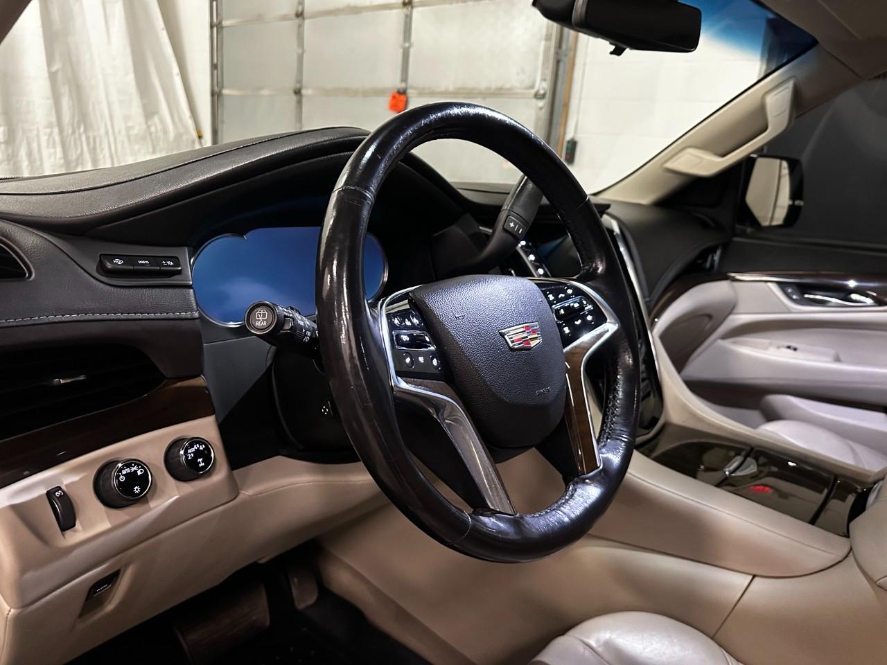 Cadillac Escalade ESV Premium Luxury 4WD 2020