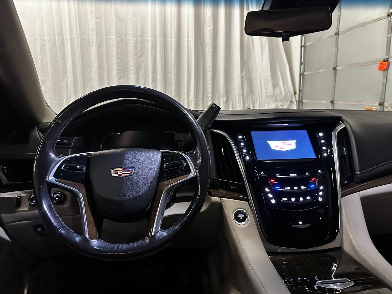 Cadillac Escalade ESV Premium Luxury 4WD 2020