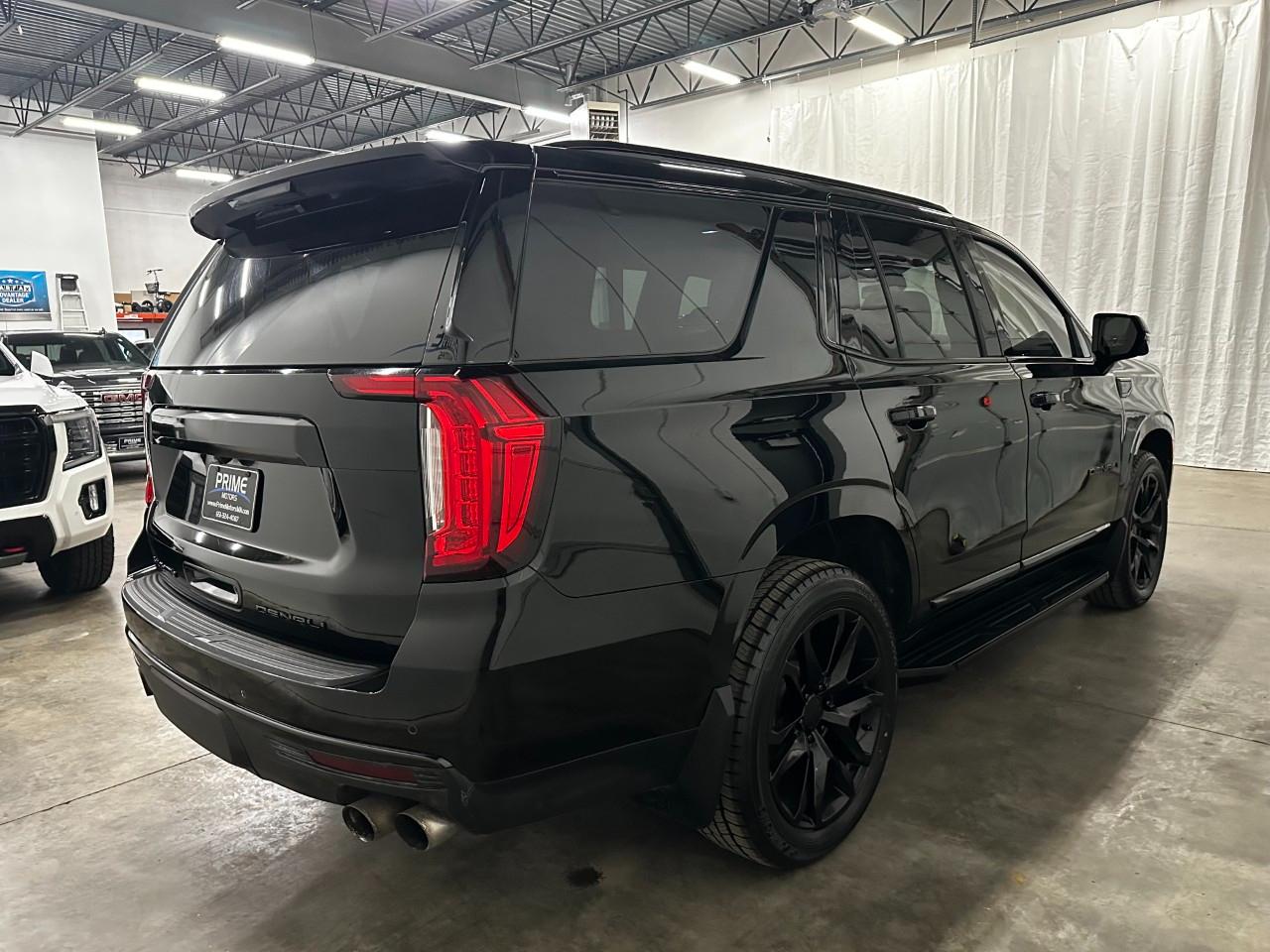 GMC Yukon Denali 4WD 2022