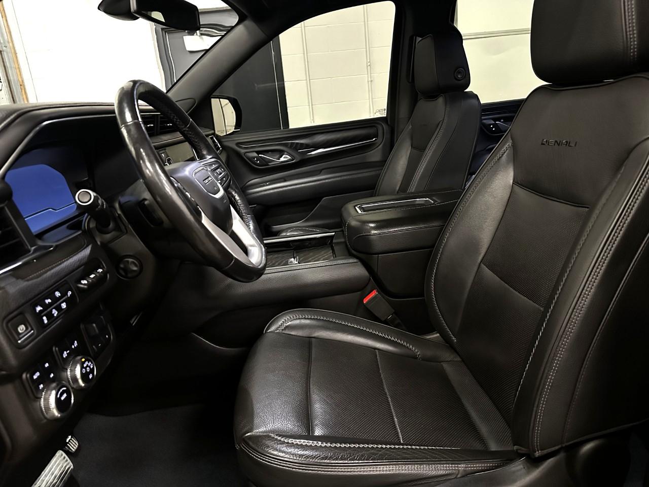 GMC Yukon Denali 4WD 2022